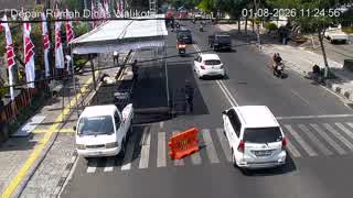 Depan Rumah Dinas Walikota (Kominfo)